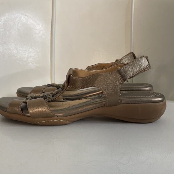 brownish bronze sandal shoes - Picture 2 of 5